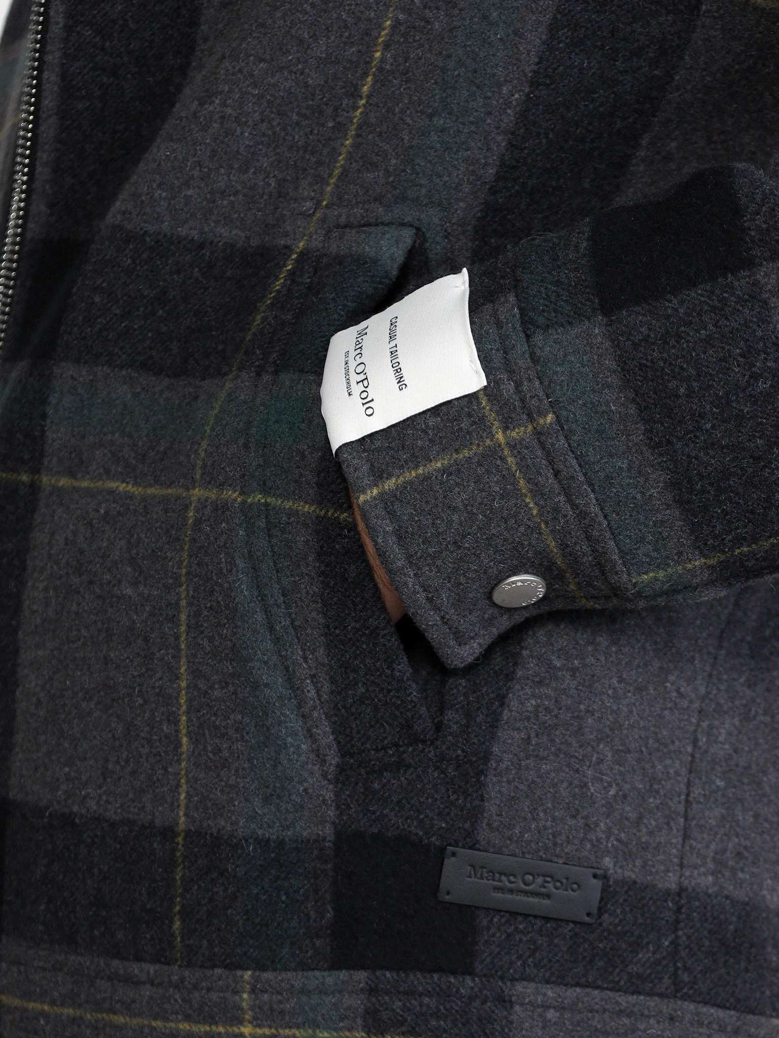 Куртка драповая темно-серого цвета в клетку